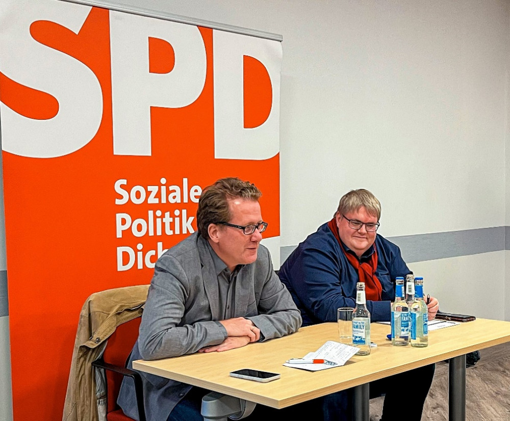 Referent Martin Habersaat, MdB und Niels Jurgons, Moderation