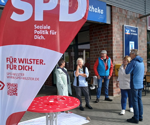 Infostand vor dem WEZ